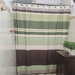 Green Shower curtain. Excellent Condition.